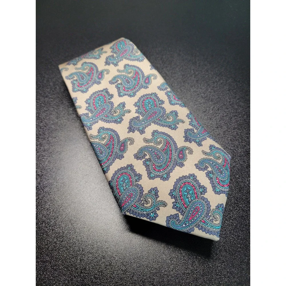 Christian Dior Men's Necktie Cream Paisley Silk 3.25